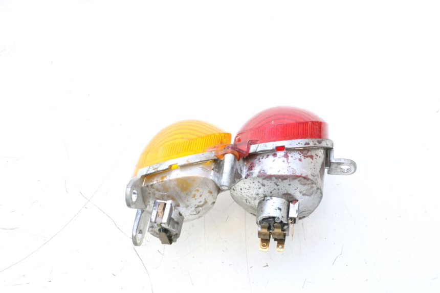 photo de RÜCKLICHT LINKS YAMAHA YP MAJESTY 125 (1998 - 2001) - Zoom auf Gebrauchszustand