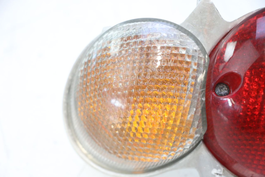 photo de RÜCKLICHT LINKS YAMAHA YP MAJESTY 125 (2007 - 2010) - Oberflächenzustand und Material