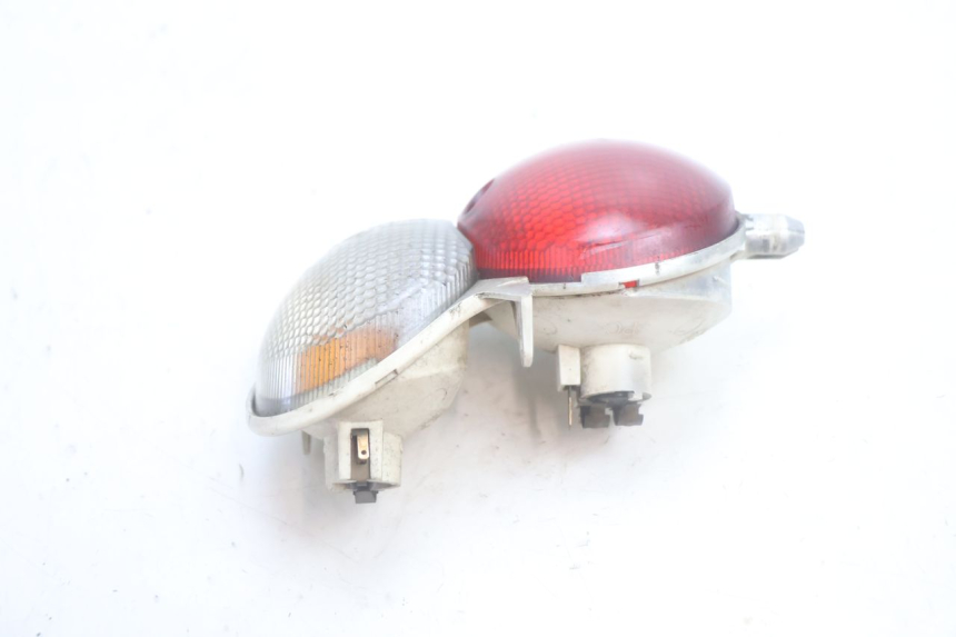 photo de RÜCKLICHT LINKS YAMAHA YP MAJESTY 125 (2002 - 2006) - Zoom auf Gebrauchszustand