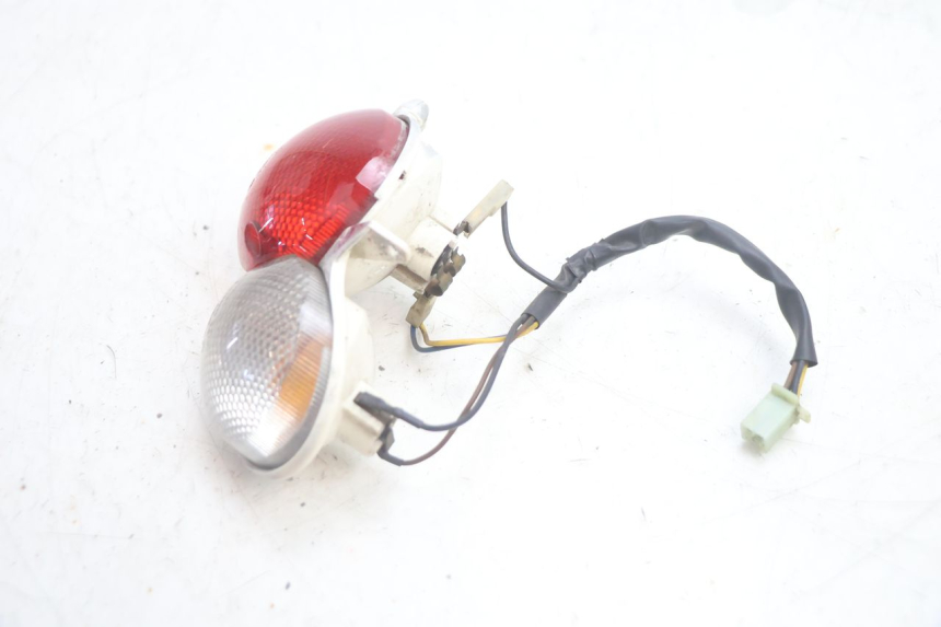 photo de RÜCKLICHT LINKS YAMAHA YP MAJESTY 125 (2002 - 2006) - Zoom auf Gebrauchszustand