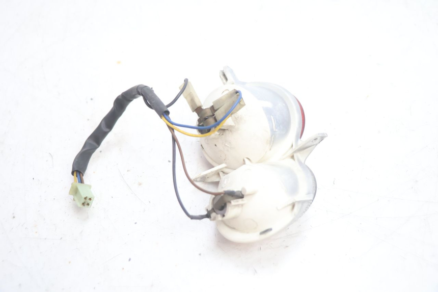 photo de RÜCKLICHT LINKS YAMAHA YP MAJESTY 125 (2002 - 2006) - Technische Nahaufnahme
