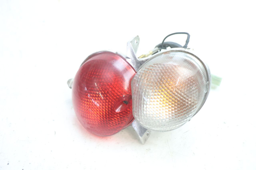 photo de RÜCKLICHT LINKS YAMAHA YP MAJESTY 125 (2002 - 2006) - Zoom auf Gebrauchszustand