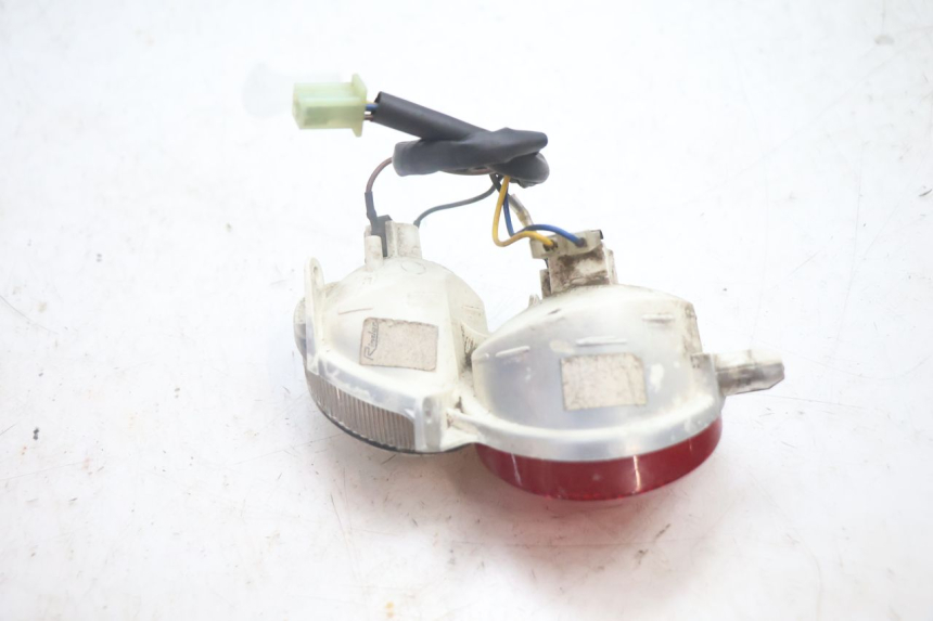photo de RÜCKLICHT LINKS YAMAHA YP MAJESTY 125 (2002 - 2006) - Technische Nahaufnahme