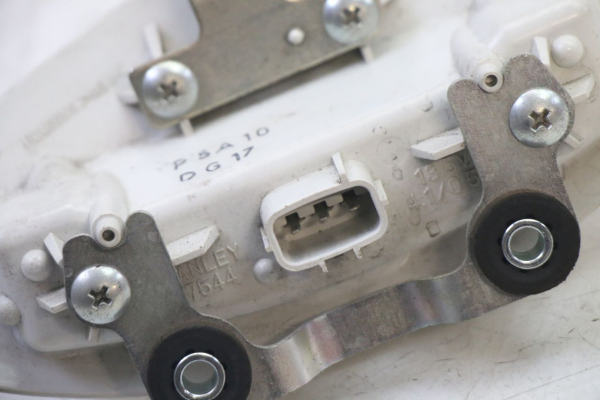 photo de RÜCKLICHT SUZUKI GSR 750 (2011 - 2017) - Details der Befestigungspunkte