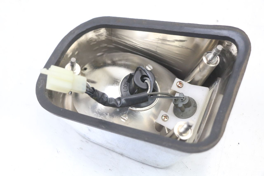 photo de RÜCKLICHT HYOSUNG GV AQUILA 125 (2000 - 2009) - Details der Befestigungspunkte