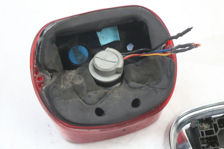 photo de RÜCKLICHT HARLEY DAVIDSON SPORTSTER XL CUSTOM 883 (1999 - 2006) - Zoom auf Komponenten