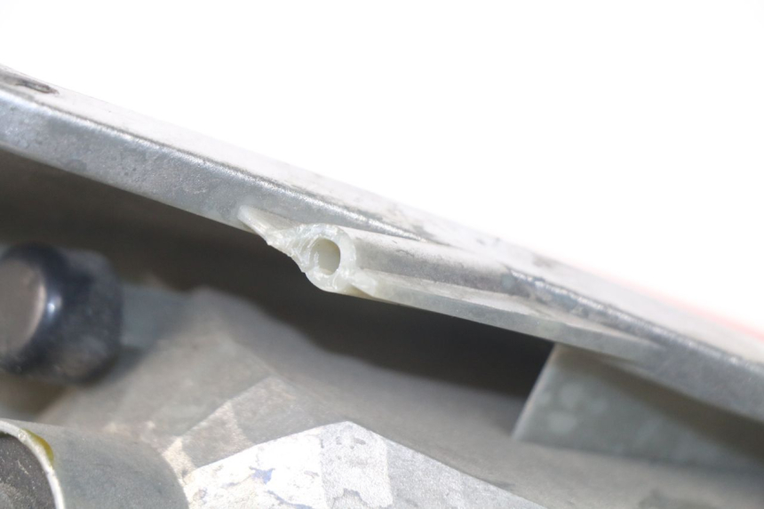 photo de RÜCKLICHT SYM JOYMAX 250 (2013 - 2017) - Details der Befestigungspunkte