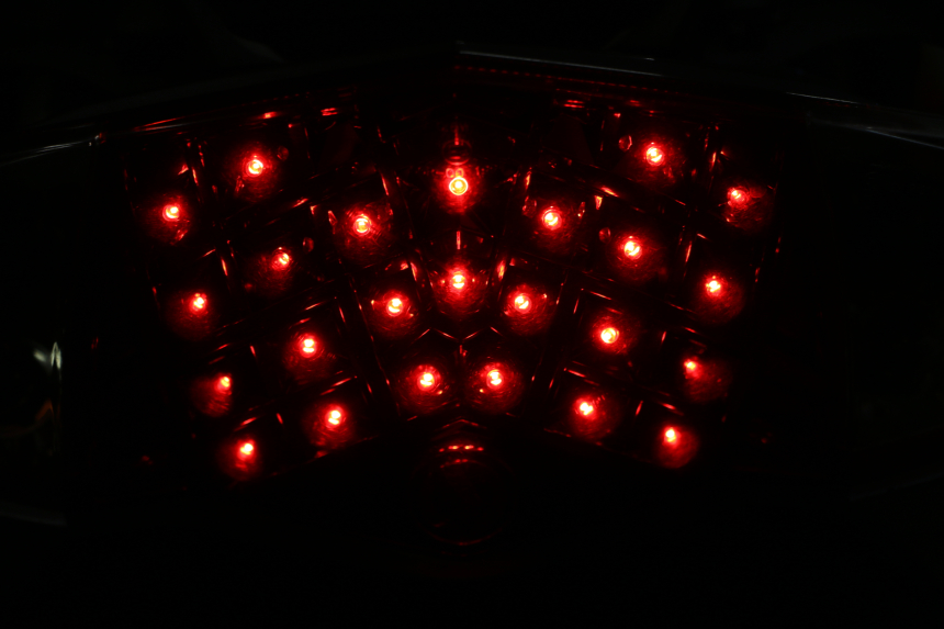 photo de RÜCKLICHT SYM JOYMAX 125 (2010 - 2017) - Fokus auf die Struktur