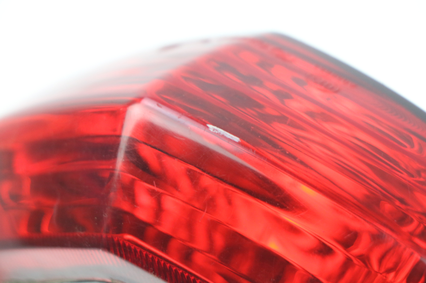 photo de RÜCKLICHT PEUGEOT KISBEE 2T 50 (2010 - 2017) - Details der Befestigungspunkte