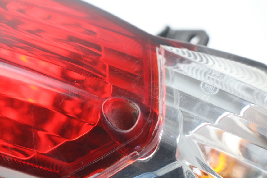 photo de RÜCKLICHT PEUGEOT KISBEE 2T 50 (2010 - 2017) - Oberflächenzustand und Material