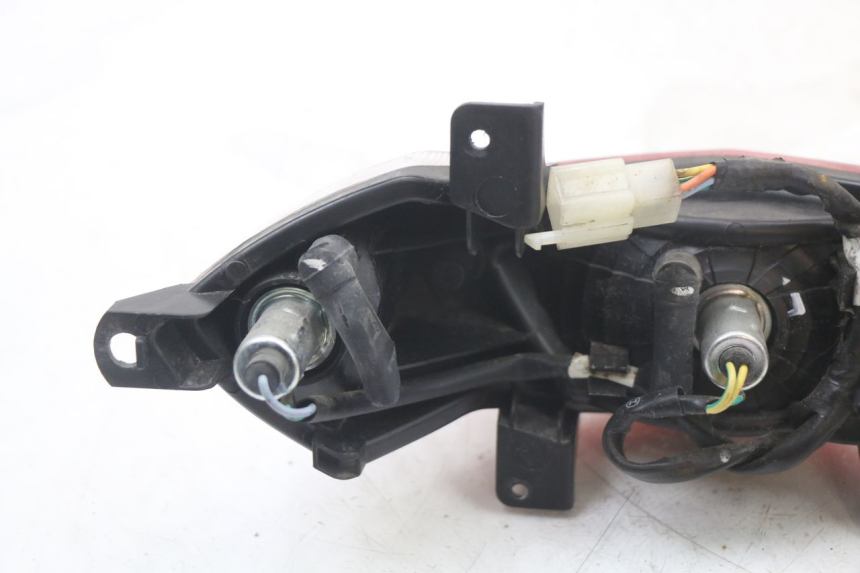 photo de RÜCKLICHT PEUGEOT KISBEE 2T 50 (2010 - 2017) - Details der Befestigungspunkte