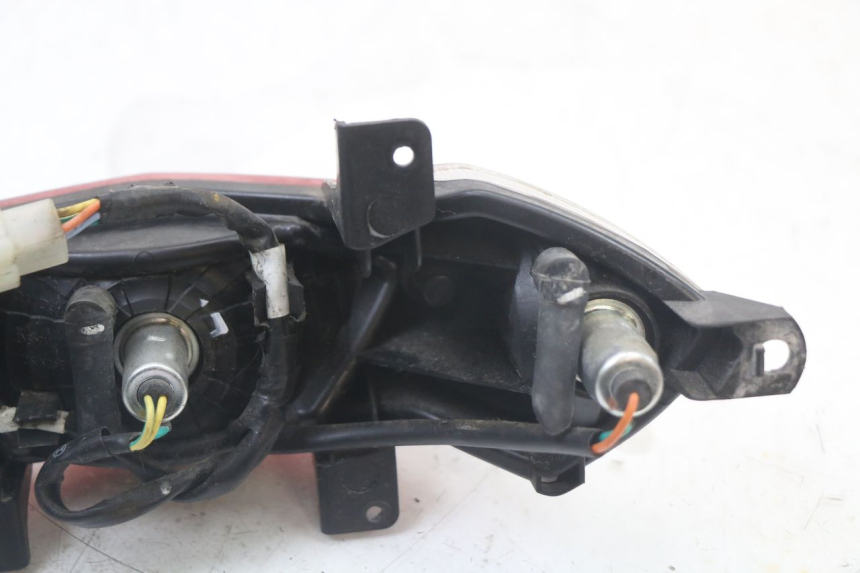 photo de RÜCKLICHT PEUGEOT KISBEE 2T 50 (2010 - 2017) - Oberflächenzustand und Material