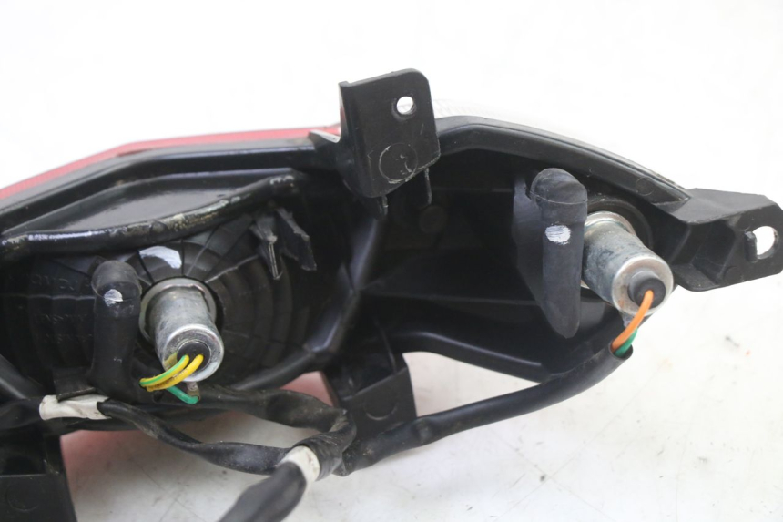 photo de RÜCKLICHT PEUGEOT KISBEE 2T 50 (2018 - 2022) - Oberflächenzustand und Material