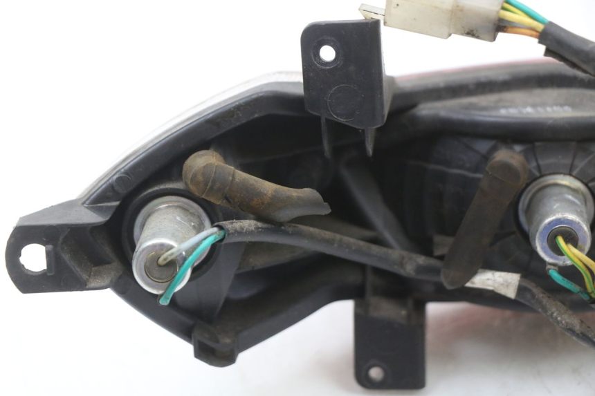 photo de RÜCKLICHT PEUGEOT KISBEE 4T 50 (2010 - 2017) - Details der Befestigungspunkte