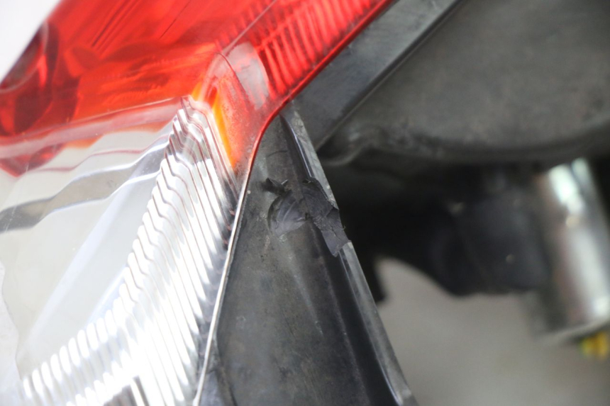 photo de RÜCKLICHT PEUGEOT KISBEE 4T 50 (2018 - 2022) - Details der Befestigungspunkte