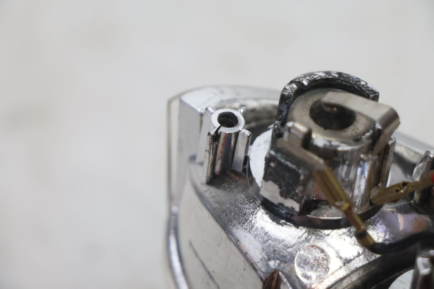 photo de RÜCKLICHT PEUGEOT LUDIX SNAKE 2T 50 (2004 - 2014) - Details der Befestigungspunkte