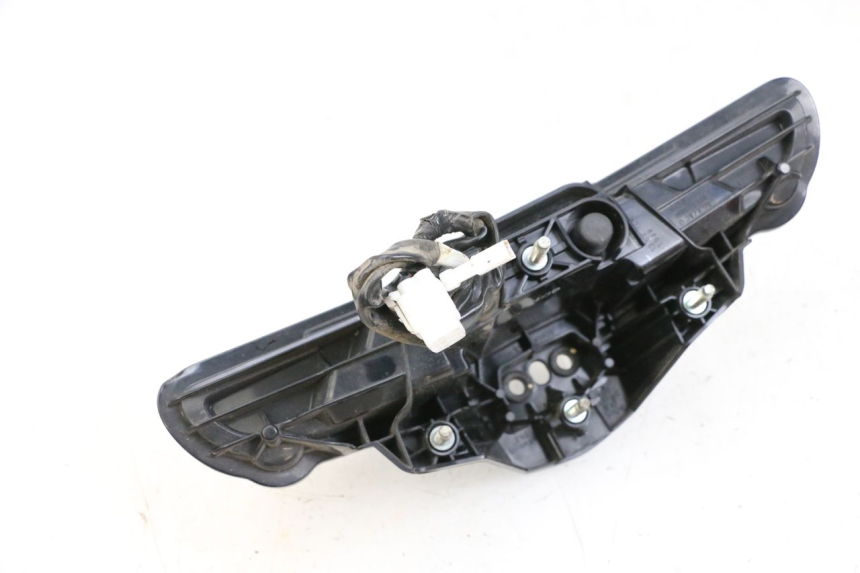 photo de RÜCKLICHT YAMAHA NEO'S CORE 1 (2022 - 2026) - Details der Befestigungspunkte