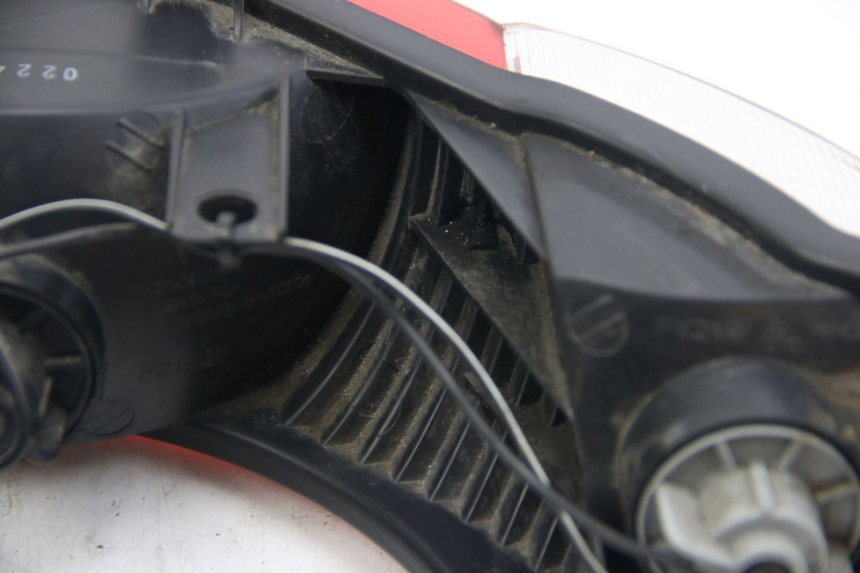 photo de RÜCKLICHT SUZUKI SIXTEEN 125 (2008 - 2010) - Oberflächenzustand und Material