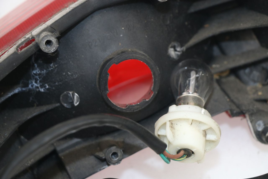 photo de RÜCKLICHT PEUGEOT SUM UP 125 (2008 - 2013) - Zoom auf Gebrauchszustand