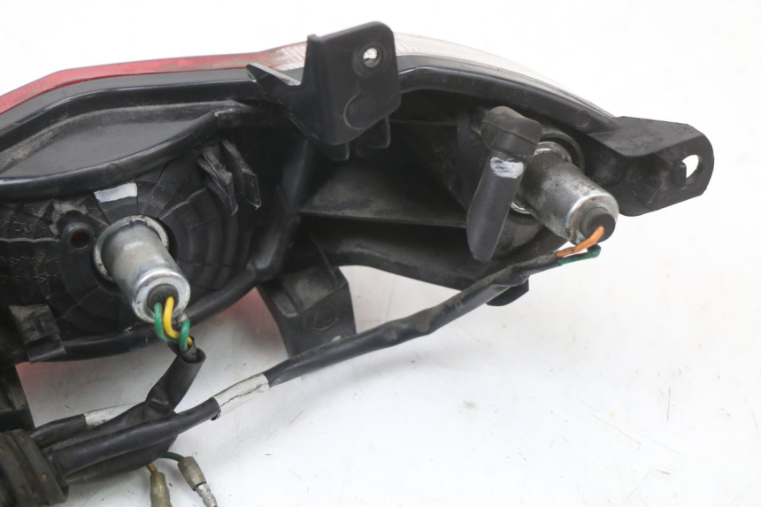 photo de RÜCKLICHT PEUGEOT TWEET 125 (2018 - 2021) - Details der Befestigungspunkte