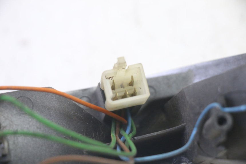 photo de RÜCKLICHT PEUGEOT VIVACITY 100 (1999 - 2008) - Oberflächenzustand und Material