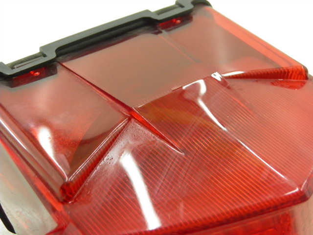 photo de RÜCKLICHT YAMAHA TDM 900 (2004 - 2006) - Oberflächenzustand und Material