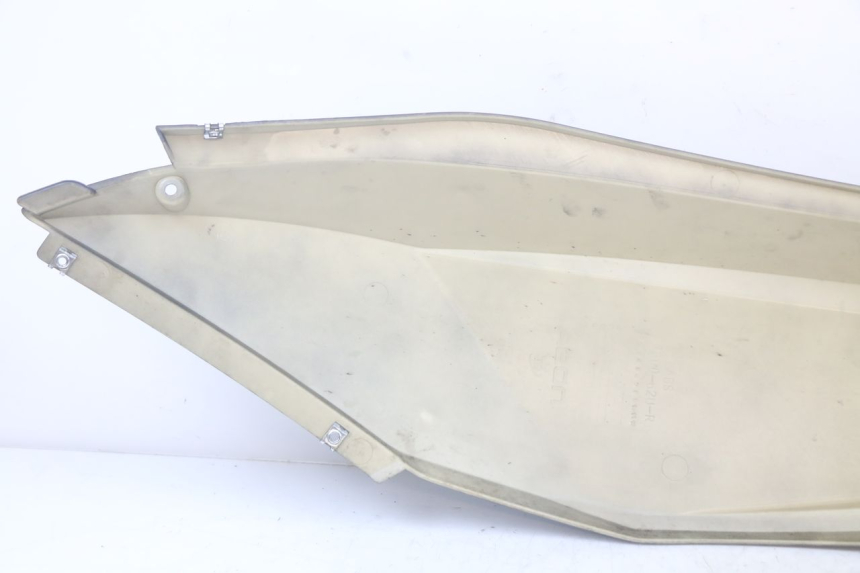 photo de RECHTER HINTERER KOTFLÜGEL QUADRO 3D S 350 (2013 - 2018) - Oberflächenzustand und Material