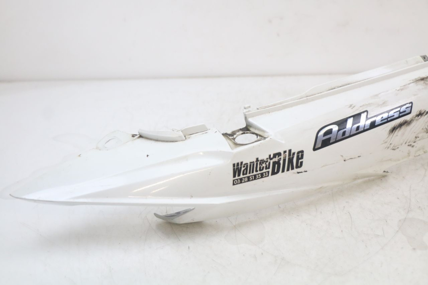 photo de VERKLEIDUNG HINTEN RECHTS SUZUKI ADDRESS 110 (2015 - 2020) - Details der Befestigungspunkte