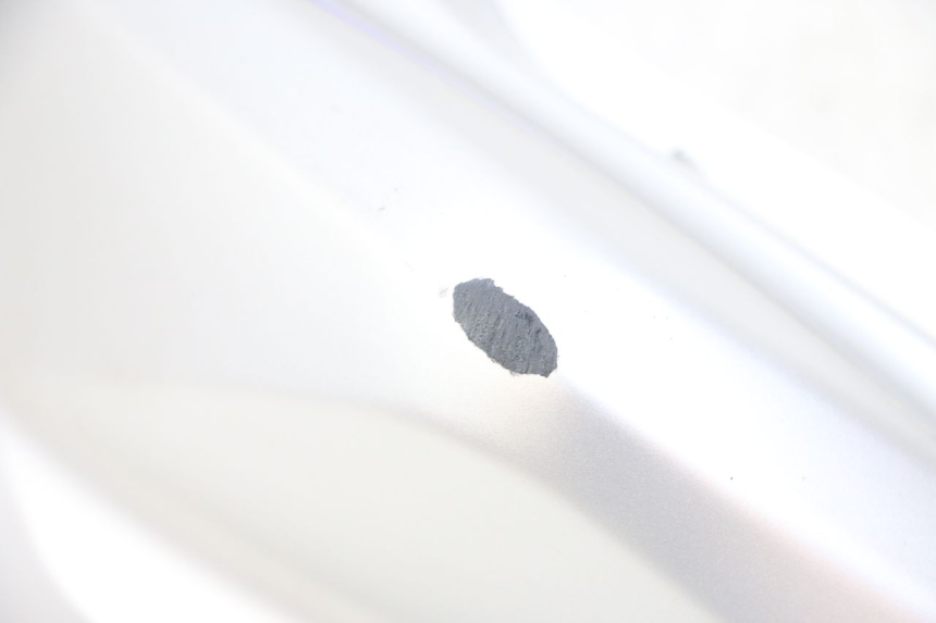 photo de RECHTER HINTERER KOTFLÜGEL YAMAHA AEROX 2T 50 (2013 - 2017) - Oberflächenzustand und Material