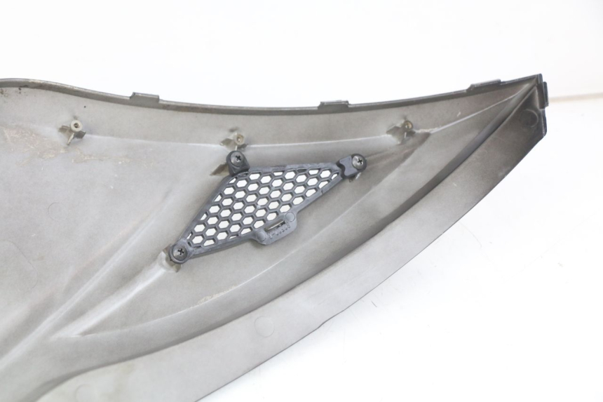 photo de RECHTER HINTERER KOTFLÜGEL KYMCO AGILITY 16+ 4T 50 (2018 - 2023) - Zoom auf Komponenten