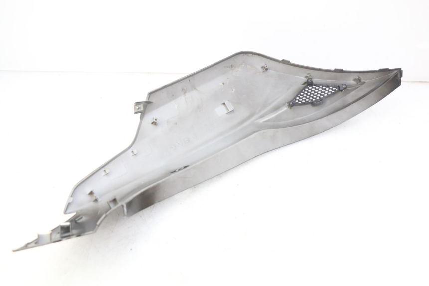 photo de RECHTER HINTERER KOTFLÜGEL KYMCO AGILITY 16+ 4T 50 (2018 - 2023) - Hochauflösende Nahaufnahme