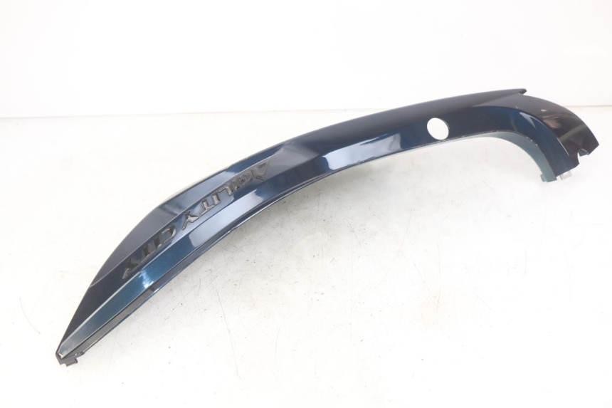 photo de RECHTER HINTERER KOTFLÜGEL KYMCO AGILITY 16+ 4T 50 (2018 - 2023) - Details der Befestigungspunkte