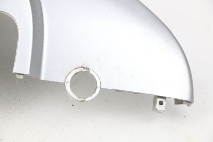 photo de RECHTER HINTERER KOTFLÜGEL KYMCO AGILITY 4T 50 (2005 - 2018) - Kennzeichnungen und Originalreferenzen