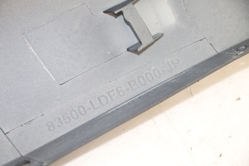 photo de RECHTER HINTERER KOTFLÜGEL KYMCO AGILITY 4T 50 (2018 - 2022) - Zoom auf Komponenten