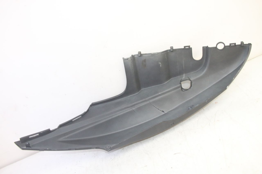 photo de RECHTER HINTERER KOTFLÜGEL KYMCO AGILITY 4T 50 (2018 - 2022) - Details der Befestigungspunkte