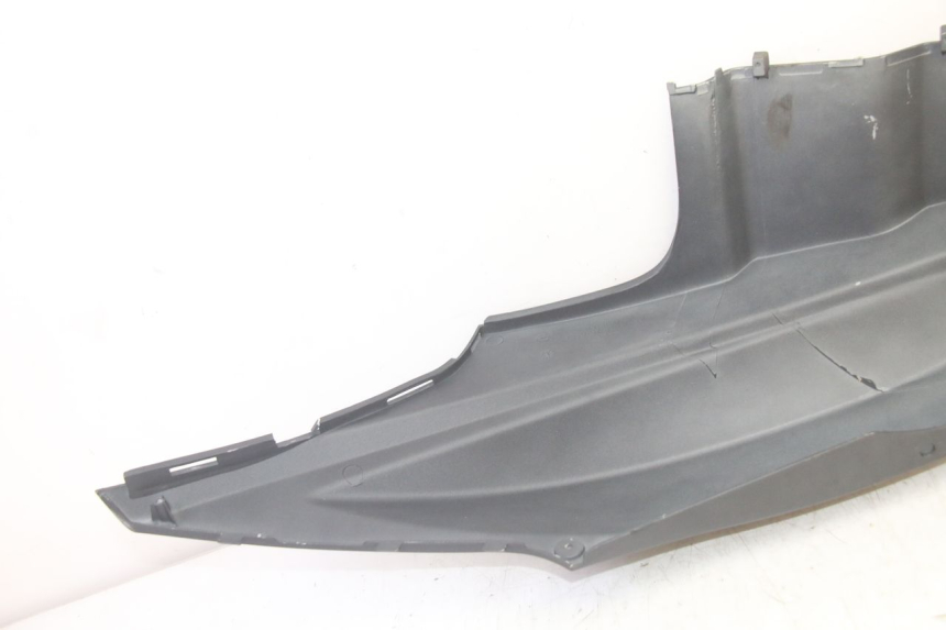 photo de RECHTER HINTERER KOTFLÜGEL KYMCO AGILITY 4T 50 (2018 - 2022) - Oberflächenzustand und Material