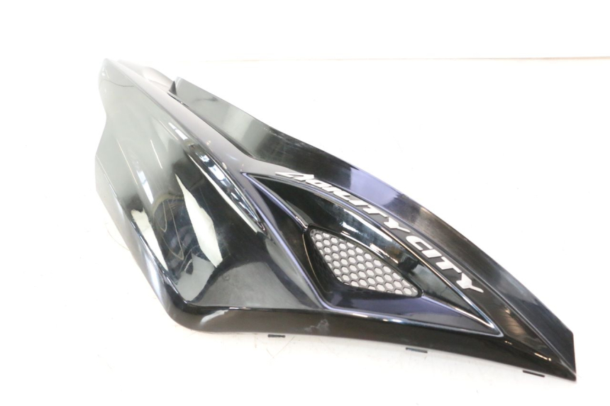 photo de VERKLEIDUNG HINTEN RECHTS KYMCO AGILITY CITY 16P 125 (2015 - 2024) - Details der Befestigungspunkte