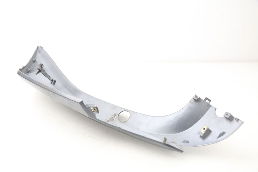 photo de VERKLEIDUNG HINTEN RECHTS KYMCO AGILITY CITY 2T 50 (2008 - 2016) - Detailansicht des Bauteils