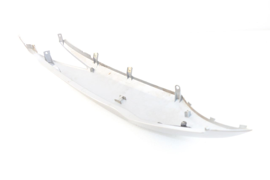 photo de VERKLEIDUNG HINTEN RECHTS KYMCO AGILITY CITY 4T 50 (2008 - 2016) - Detailansicht des Bauteils