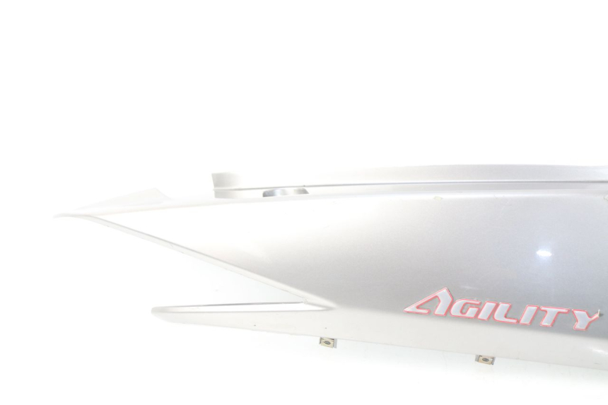 photo de VERKLEIDUNG HINTEN RECHTS KYMCO AGILITY CITY 4T 50 (2008 - 2016) - Details der Befestigungspunkte