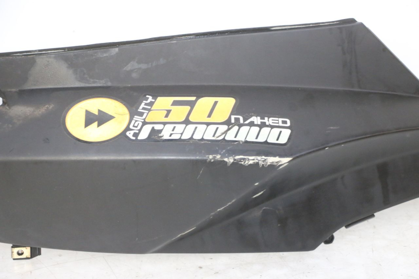 photo de VERKLEIDUNG HINTEN RECHTS KYMCO AGILITY NAKED RENOUVO 2T 50 (2011 - 2018) - Charakteristische Merkmale