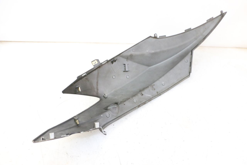 photo de VERKLEIDUNG HINTEN RECHTS KYMCO AGILITY NAKED RENOUVO 2T 50 (2011 - 2018) - Alternative Perspektive