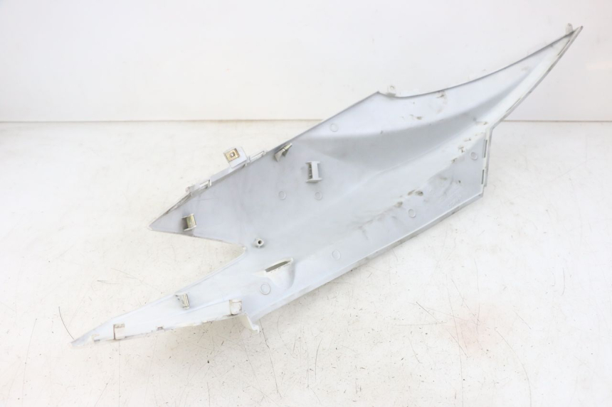 photo de VERKLEIDUNG HINTEN RECHTS KYMCO AGILITY RS 4T 50 (2009 - 2013) - Technische Nahaufnahme