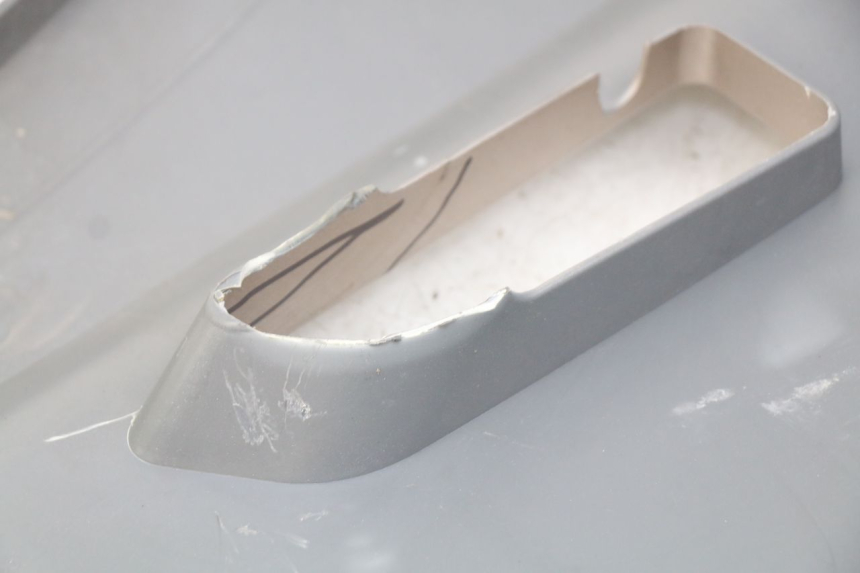 photo de RECHTER HINTERER KOTFLÜGEL ECCITY ARTELEC 670 1 (2013 - 2017) - Zoom auf Gebrauchszustand