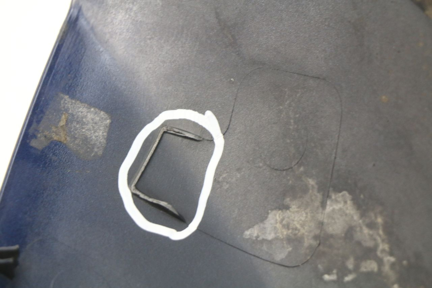 photo de VERKLEIDUNG HINTEN RECHTS APRILIA ATLANTIC 125 (2003 - 2009) - Technische Nahaufnahme