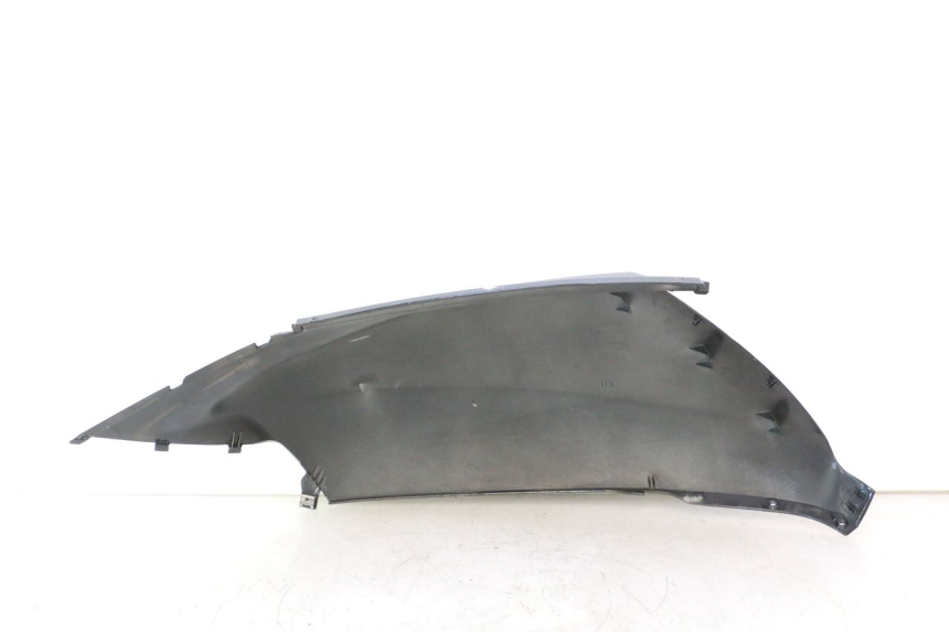 photo de VERKLEIDUNG HINTEN RECHTS APRILIA ATLANTIC S 125 (2010 - 2013) - Weitere Ansicht des Artikels