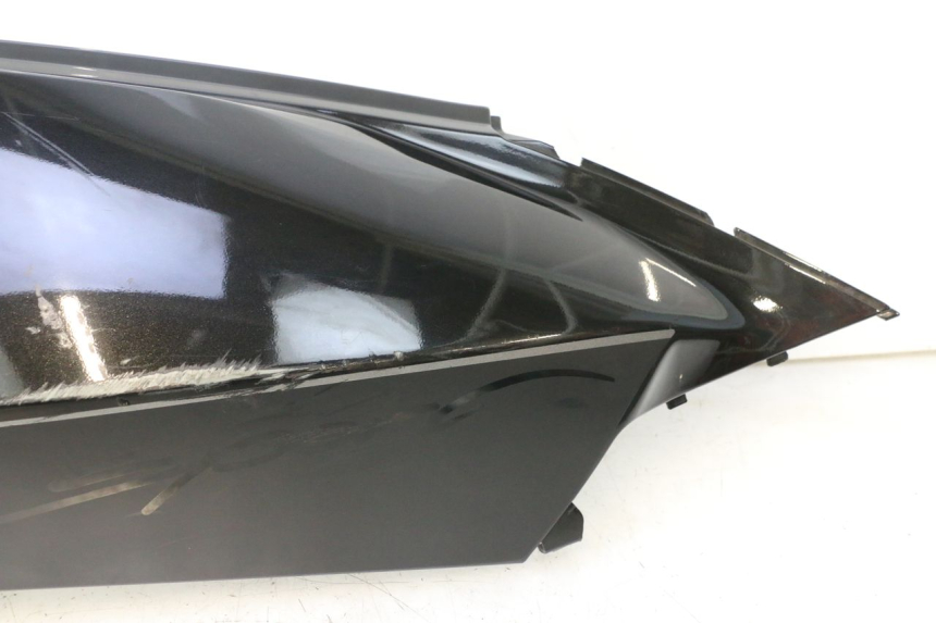 photo de VERKLEIDUNG HINTEN RECHTS APRILIA ATLANTIC S 125 (2010 - 2013) - Technische Nahaufnahme