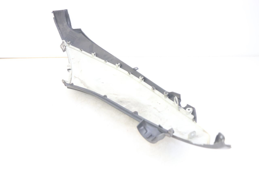 photo de RECHTER HINTERER KOTFLÜGEL PIAGGIO BEVERLY 125 (2010 - 2015) - Alternative Perspektive