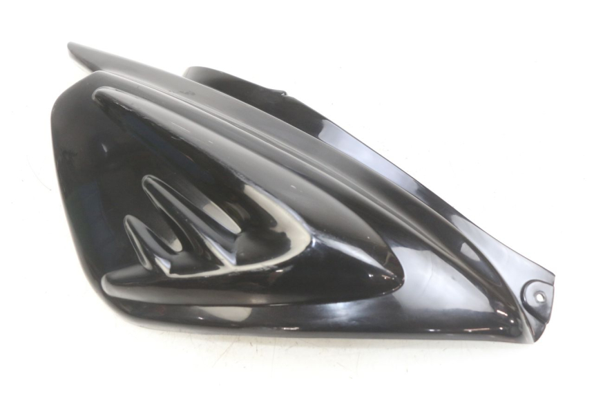 photo de RECHTER HINTERER KOTFLÜGEL MBK BOOSTER NEXT GENERATION 50 (1995 - 1998) - Details der Befestigungspunkte