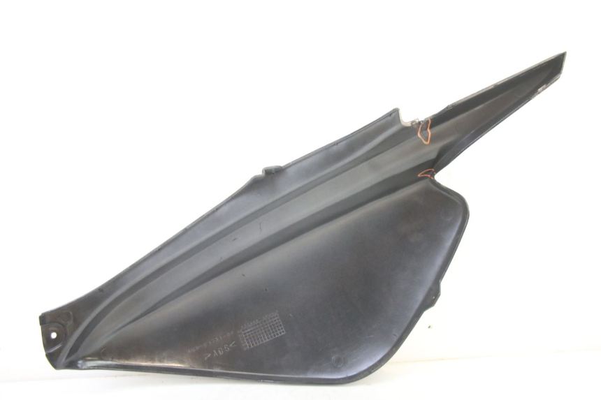 photo de RECHTER HINTERER KOTFLÜGEL MBK BOOSTER NEXT GENERATION 50 (1995 - 1998) - Kennzeichnungen und Originalreferenzen